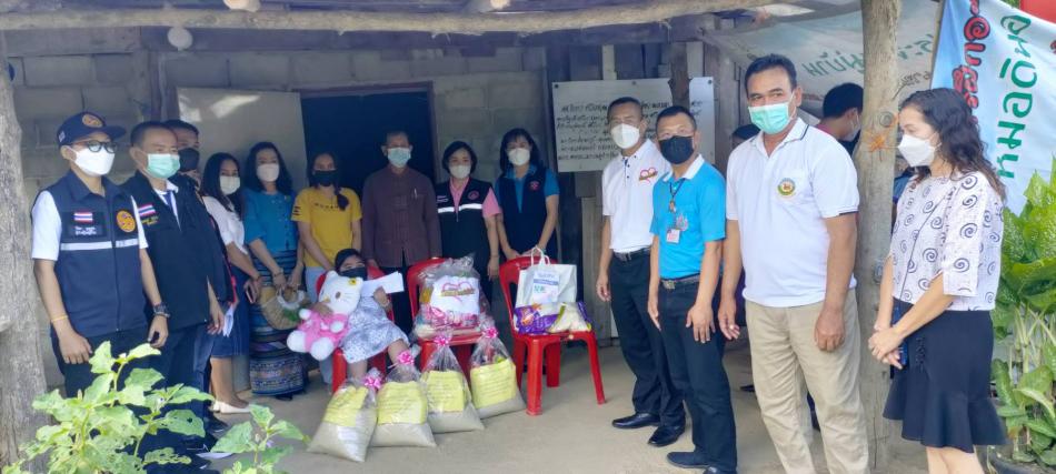 ตรวจเยี่ยมผู้ด้อยโอกาส และมอบถุงยังชีพฯ หมู่ที่ ๑๑ ตำบลสันโค้ง